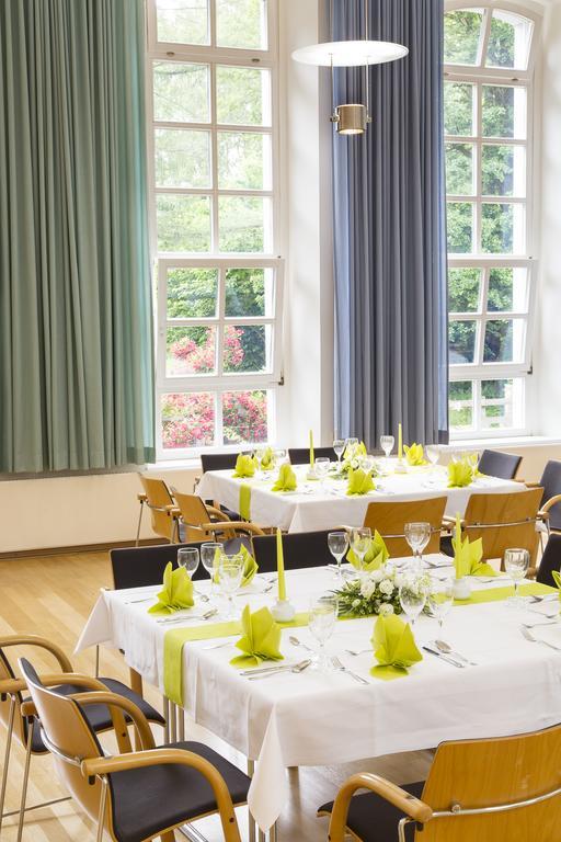 Hotel Ostseeländer Züssow Buitenkant foto